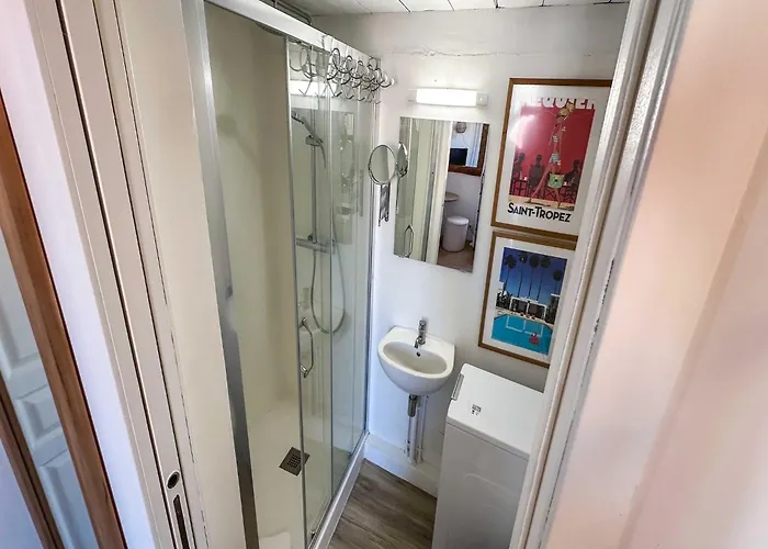 Cozy Studio- Mezzanine 2p- Port St-tropez Apartment