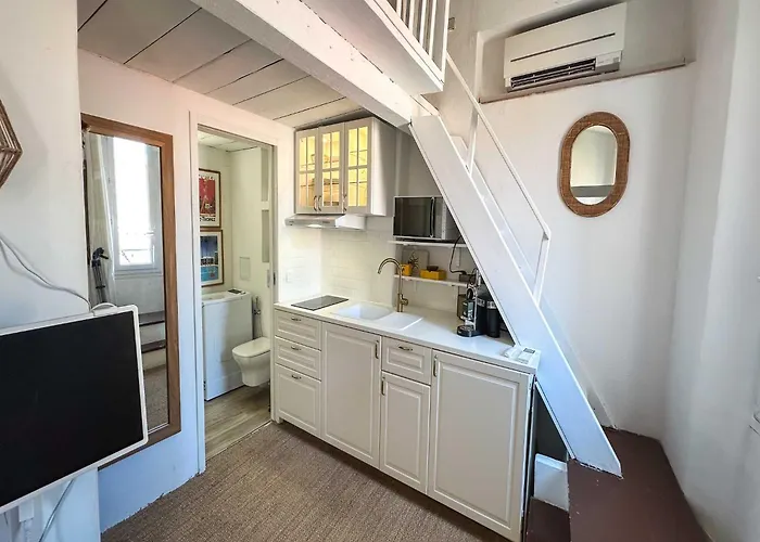 Cozy Studio- Mezzanine 2p- Port St-tropez Apartment